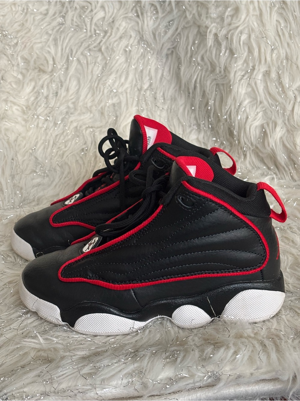 Jordan Kids Black and Red High-Top Sneakers Size US 13C UK12.5 EUR31